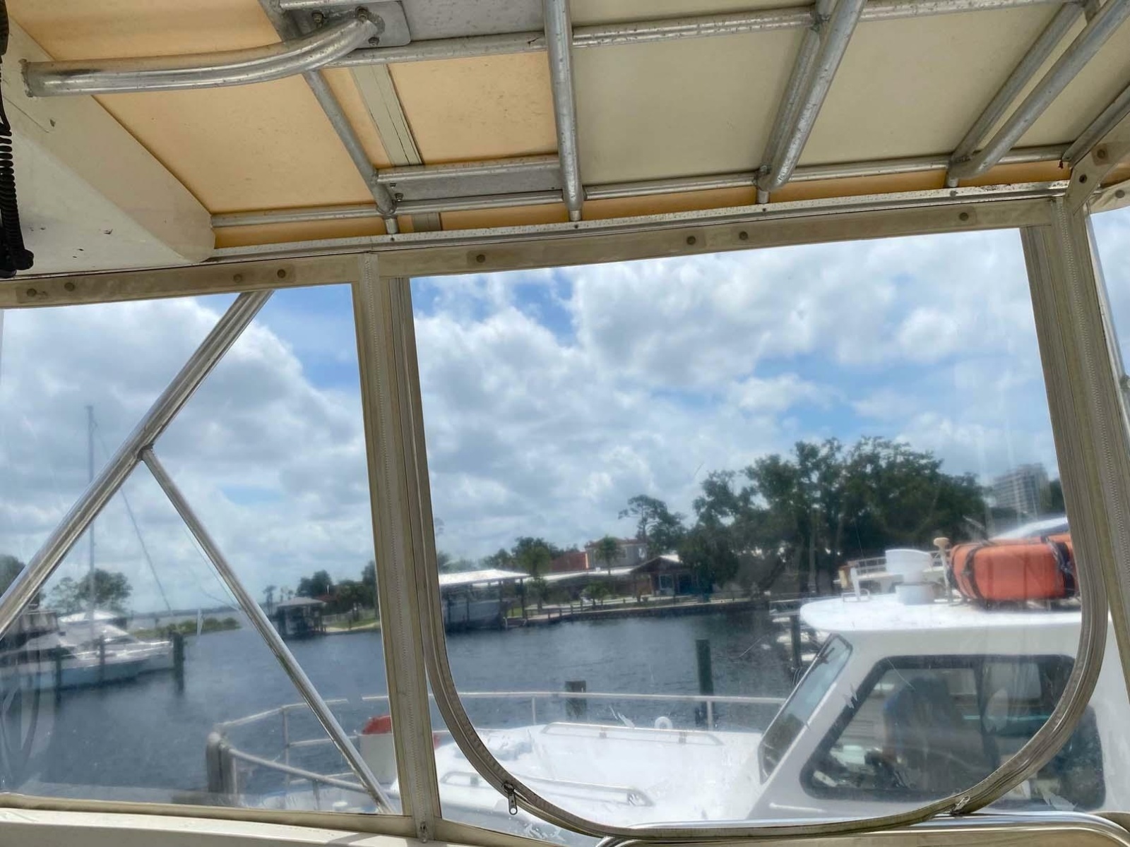 1975 Hatteras 36 Convertible