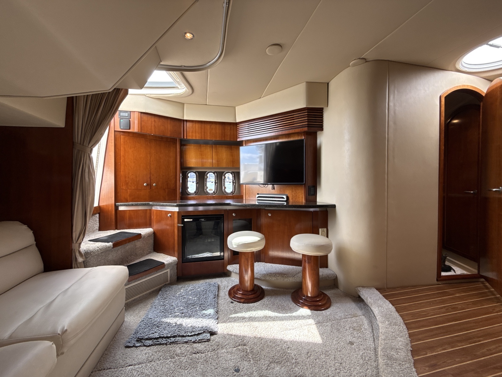 2006 Cruisers Yachts 420 Express