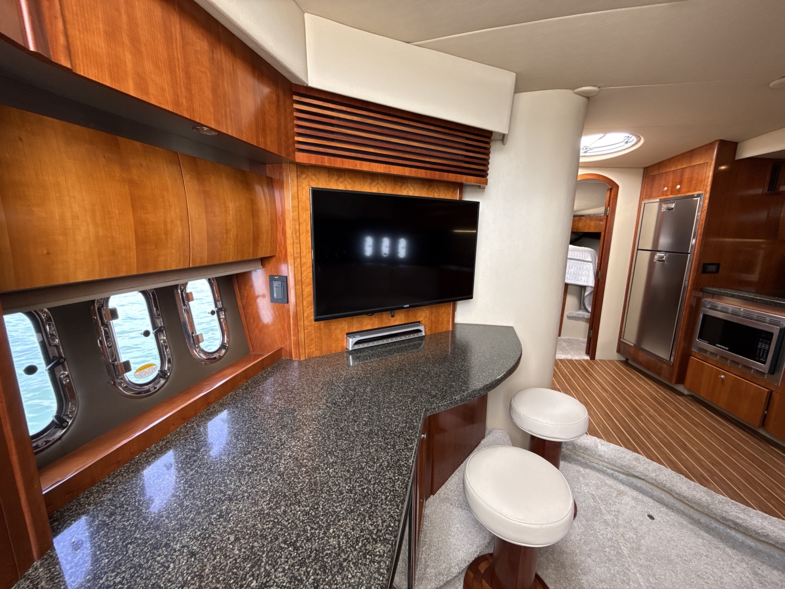 2006 Cruisers Yachts 420 Express