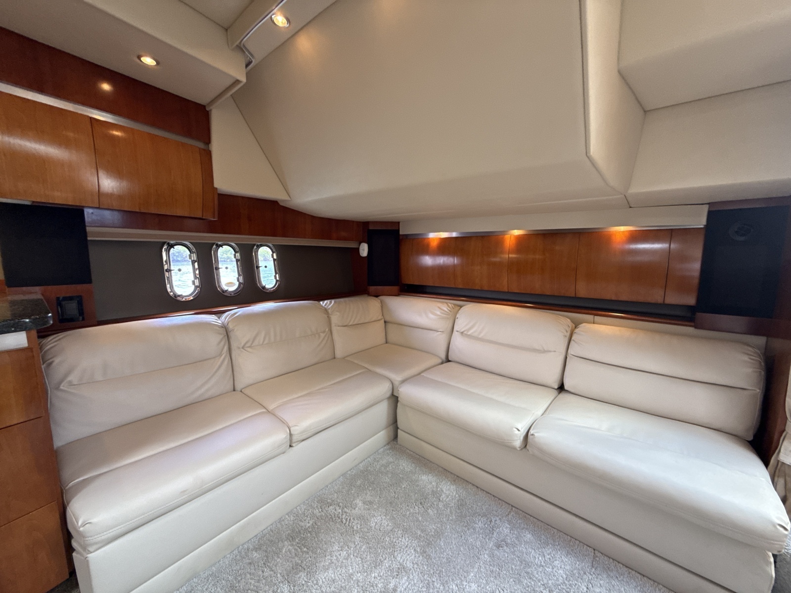 2006 Cruisers Yachts 420 Express