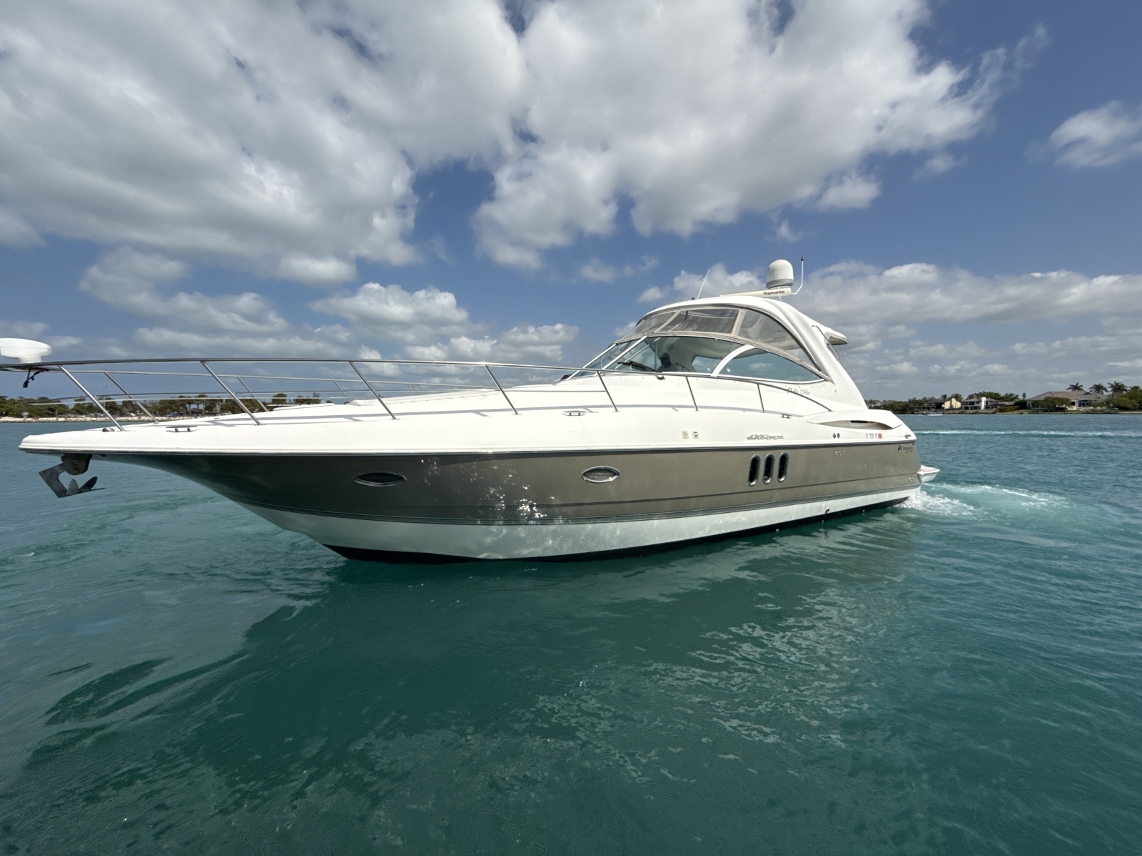 2006 Cruisers Yachts 420 Express
