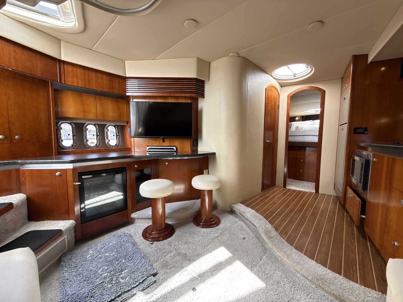 2006 Cruisers Yachts 420 Express