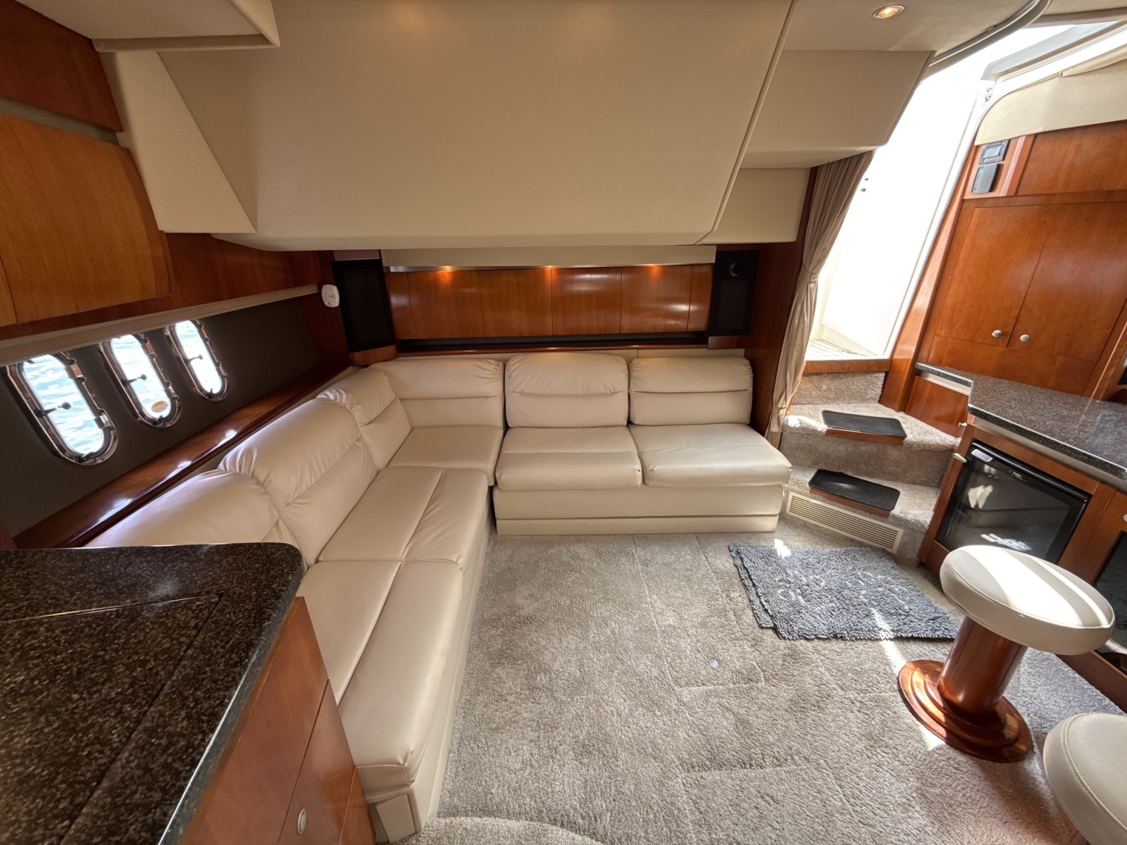 2006 Cruisers Yachts 420 Express