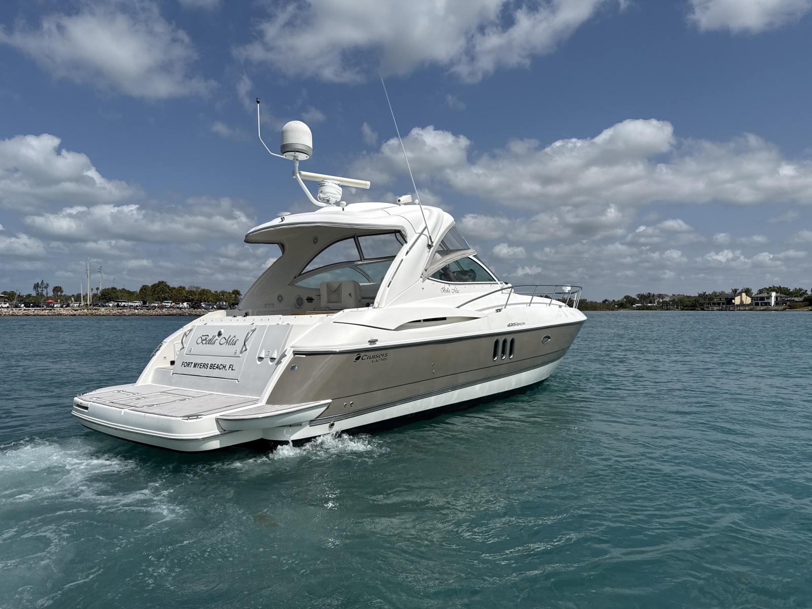 2006 Cruisers Yachts 420 Express