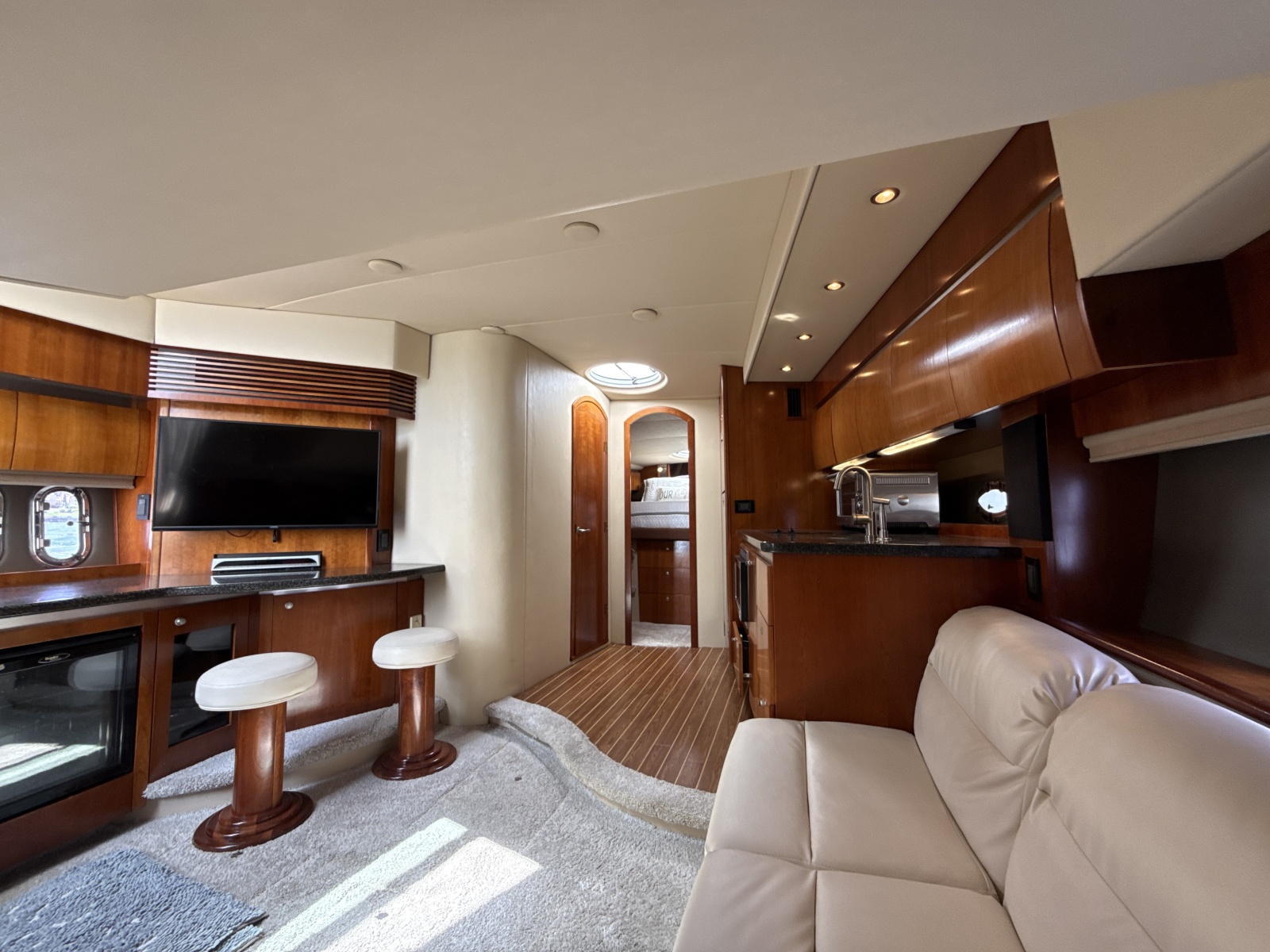2006 Cruisers Yachts 420 Express