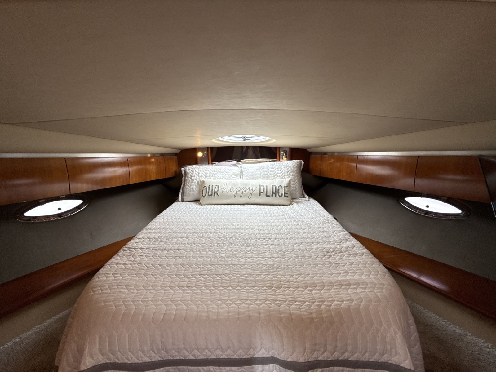2006 Cruisers Yachts 420 Express