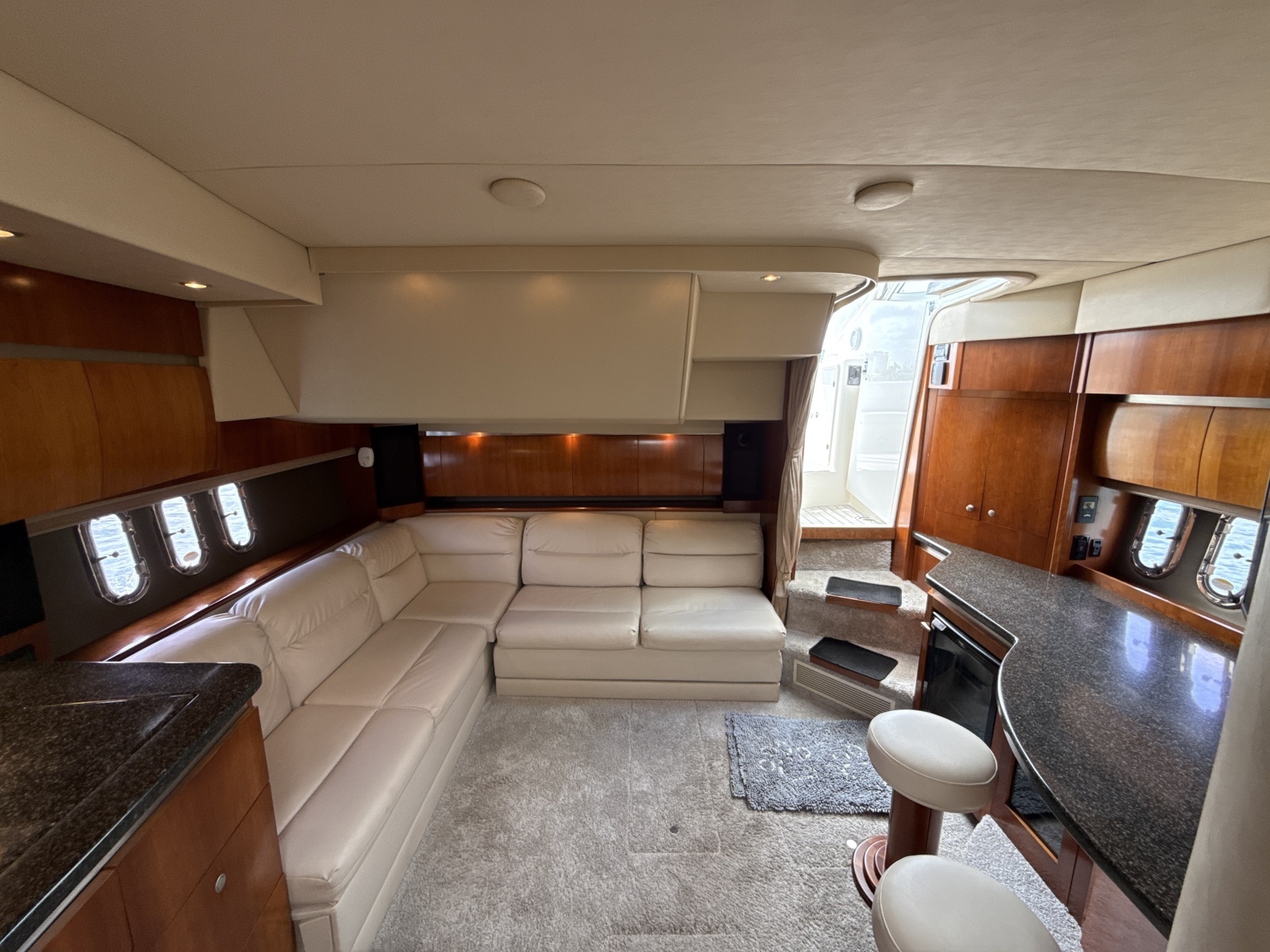 2006 Cruisers Yachts 420 Express