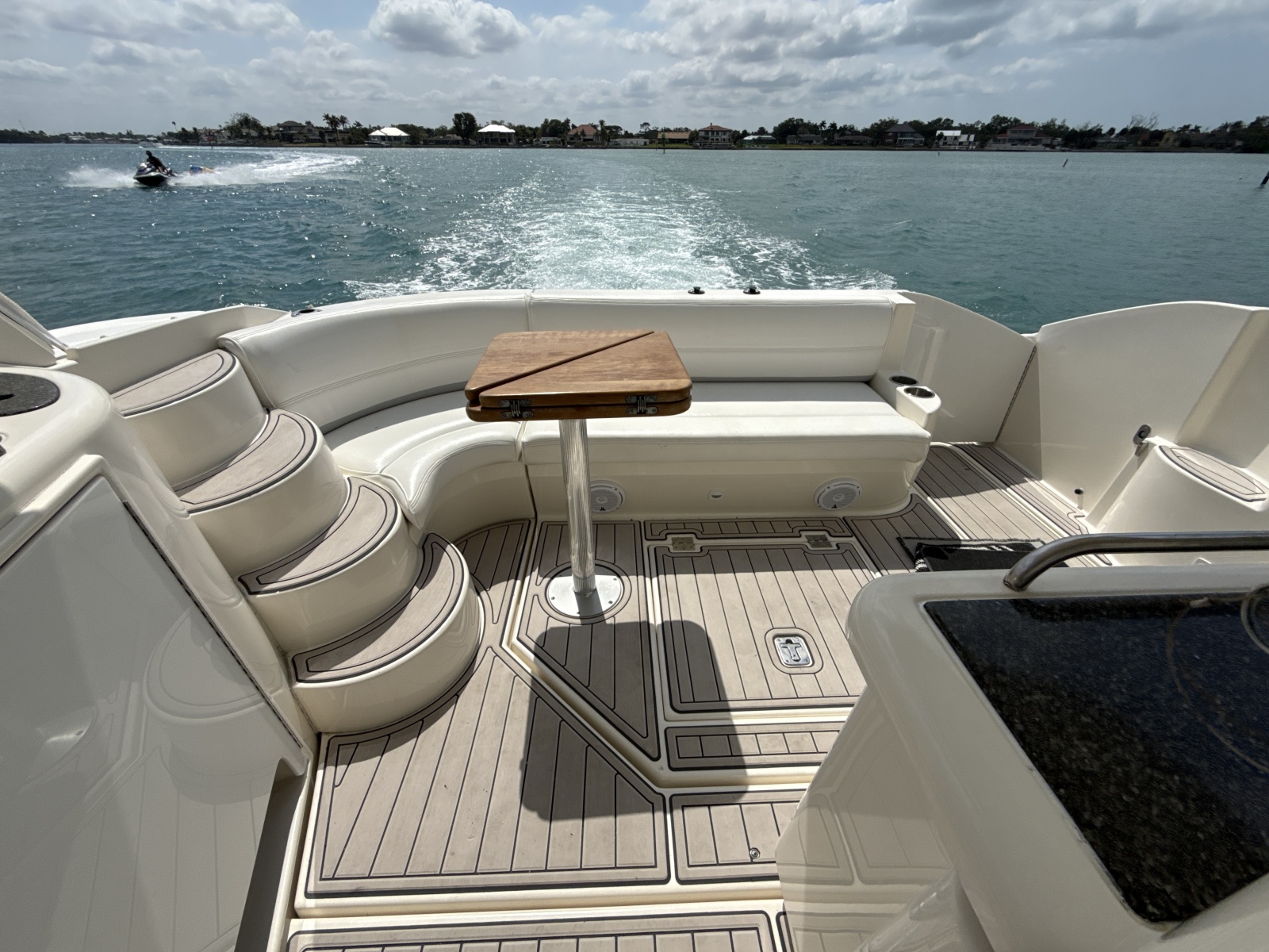 2006 Cruisers Yachts 420 Express