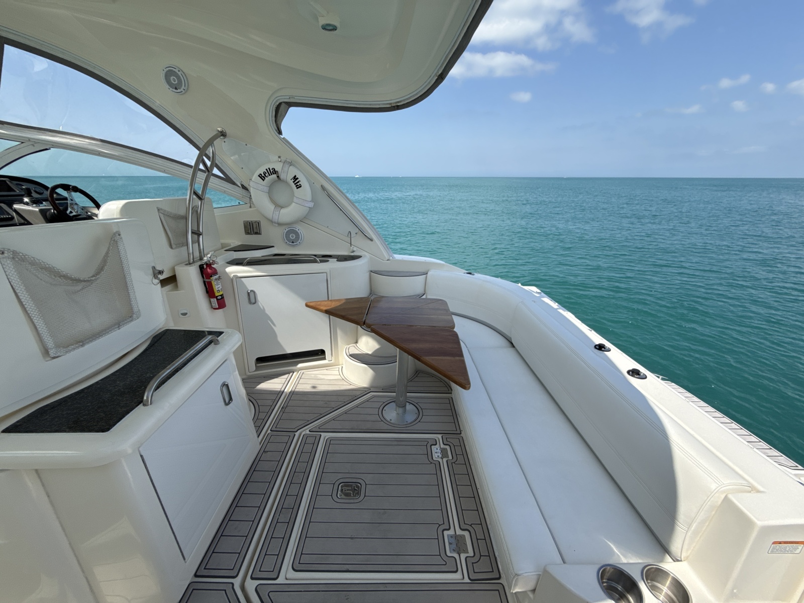 2006 Cruisers Yachts 420 Express
