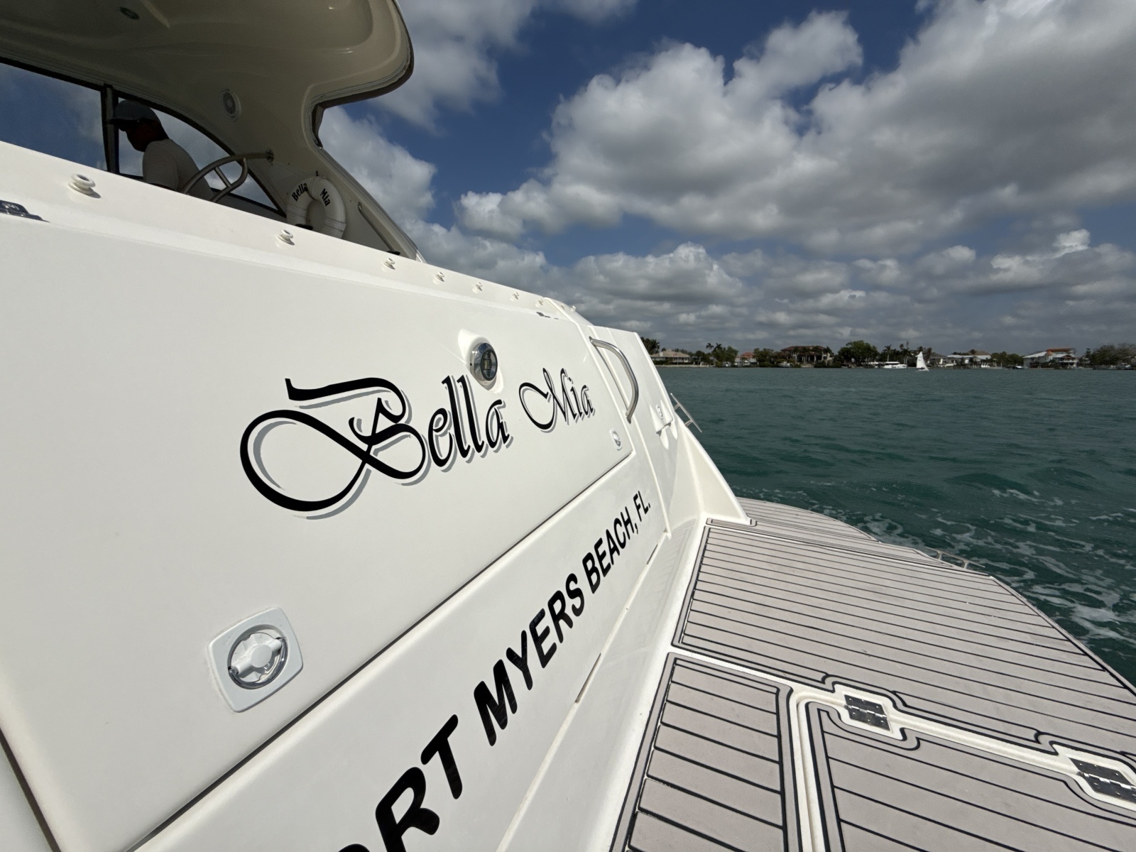 2006 Cruisers Yachts 420 Express