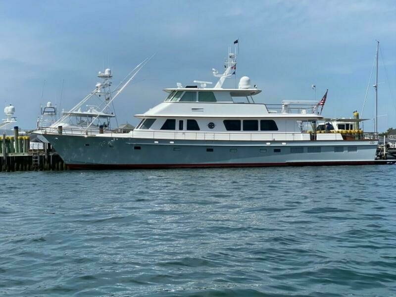 2003 New England Boatworks Enclosed Raised Pilothouse