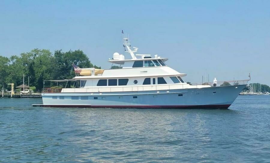 2003 New England Boatworks Enclosed Raised Pilothouse
