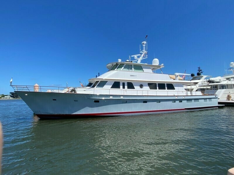 2003 New England Boatworks Enclosed Raised Pilothouse