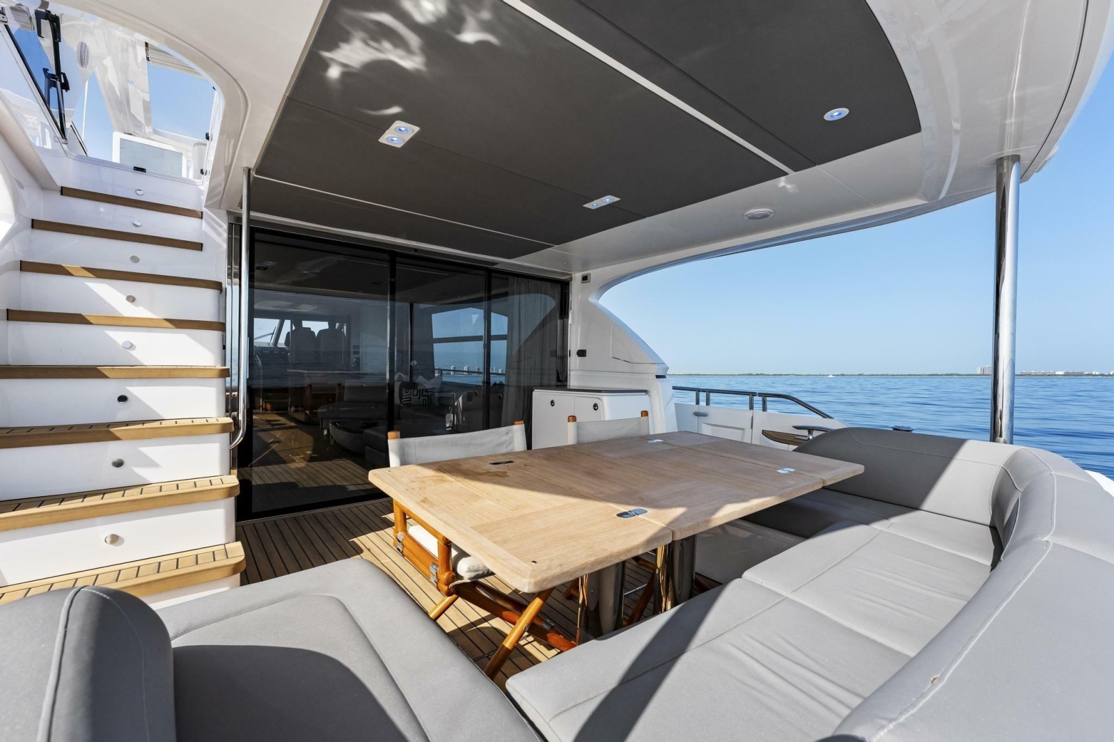 2018 Princess Y75