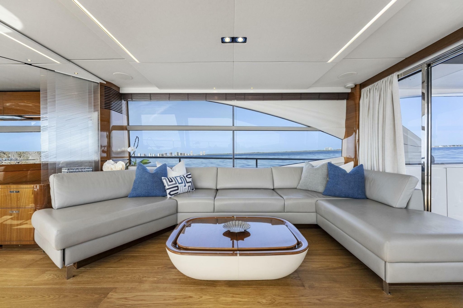 2018 Princess Y75