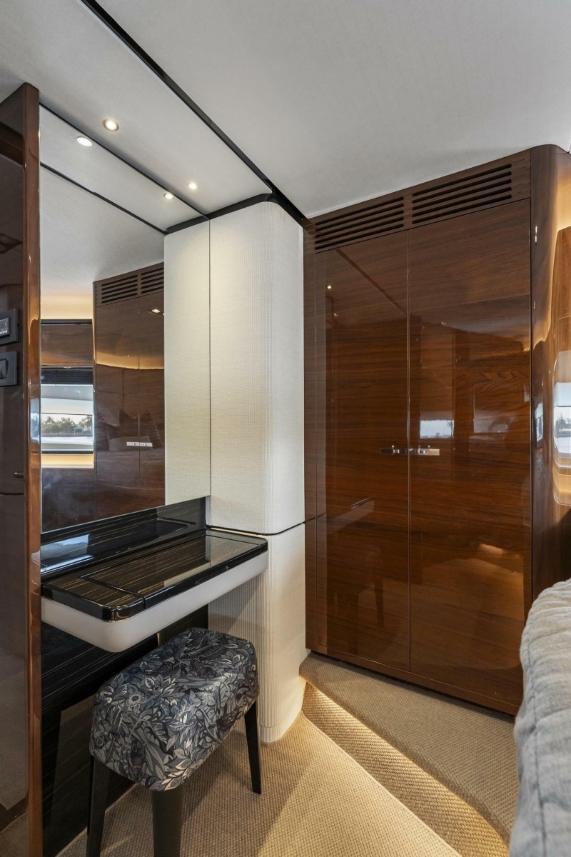 2018 Princess Y75