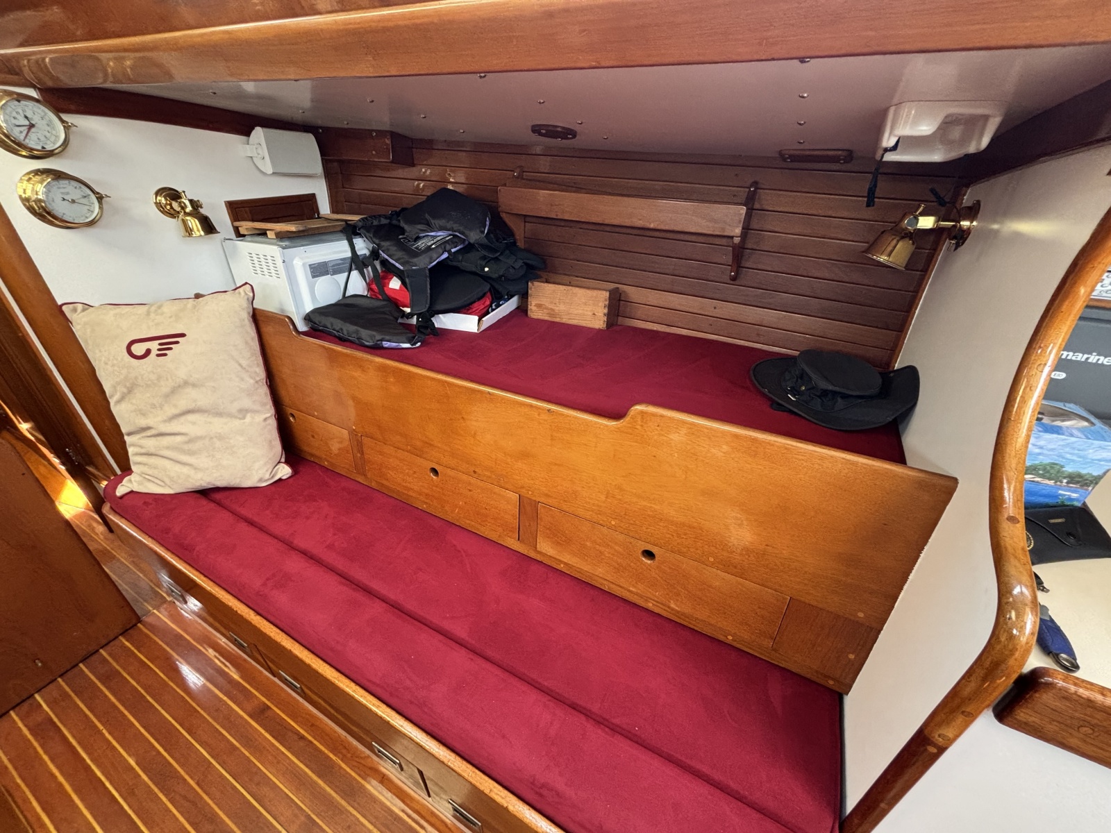 1974 Hinckley B-40