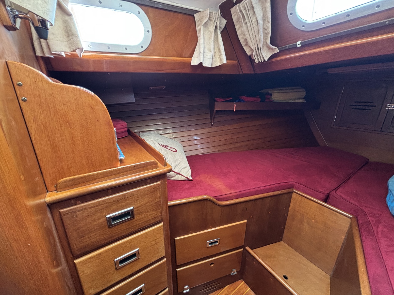 1974 Hinckley B-40