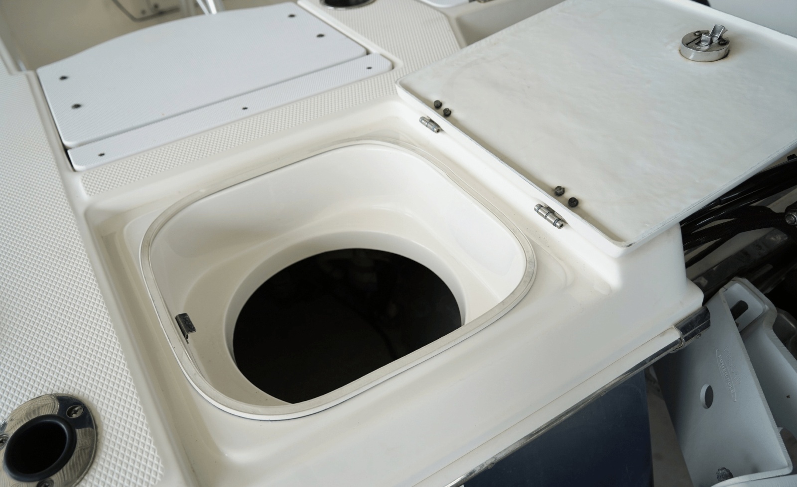 2014 Robalo Cayman 206