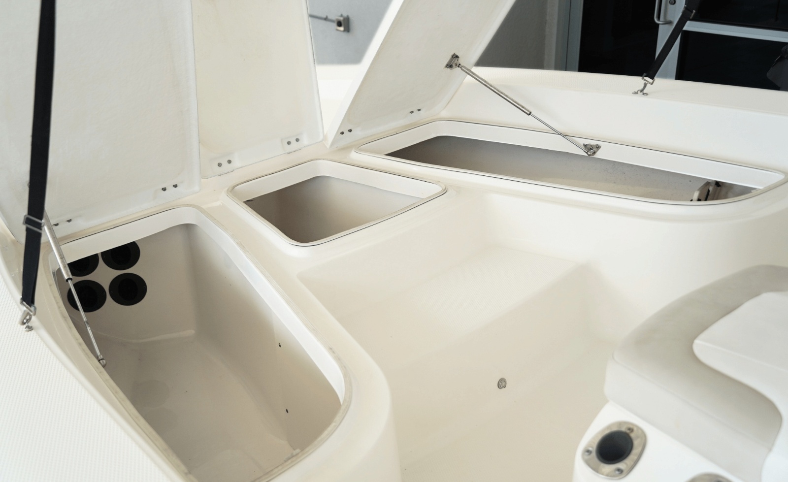 2014 Robalo Cayman 206