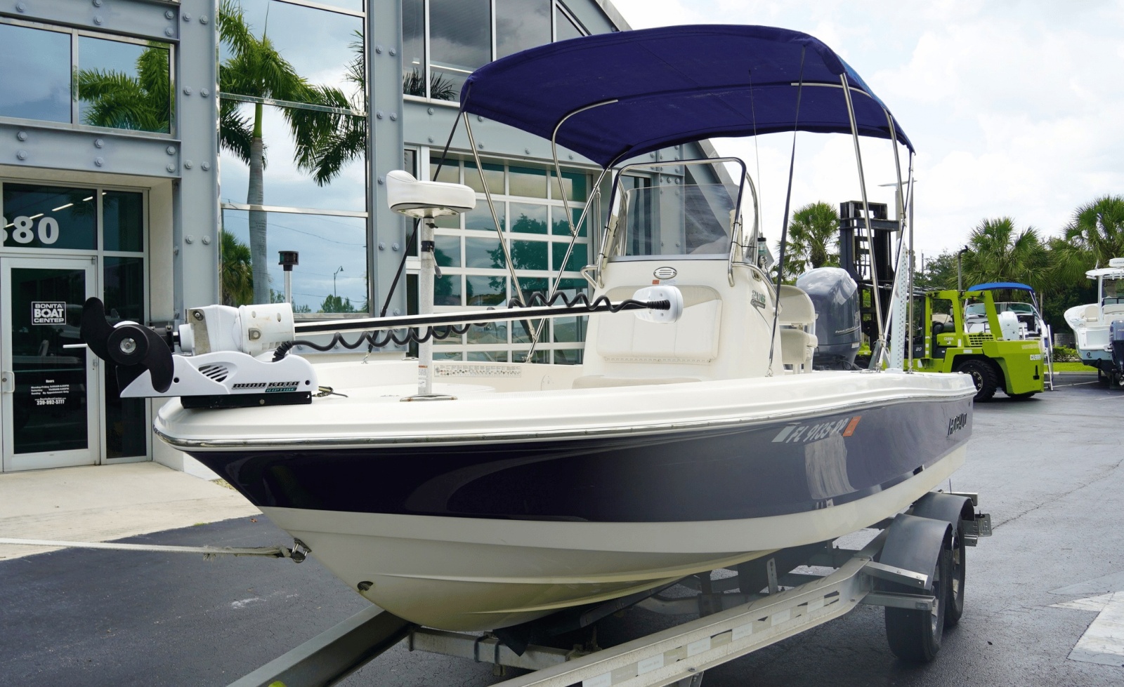 2014 Robalo Cayman 206