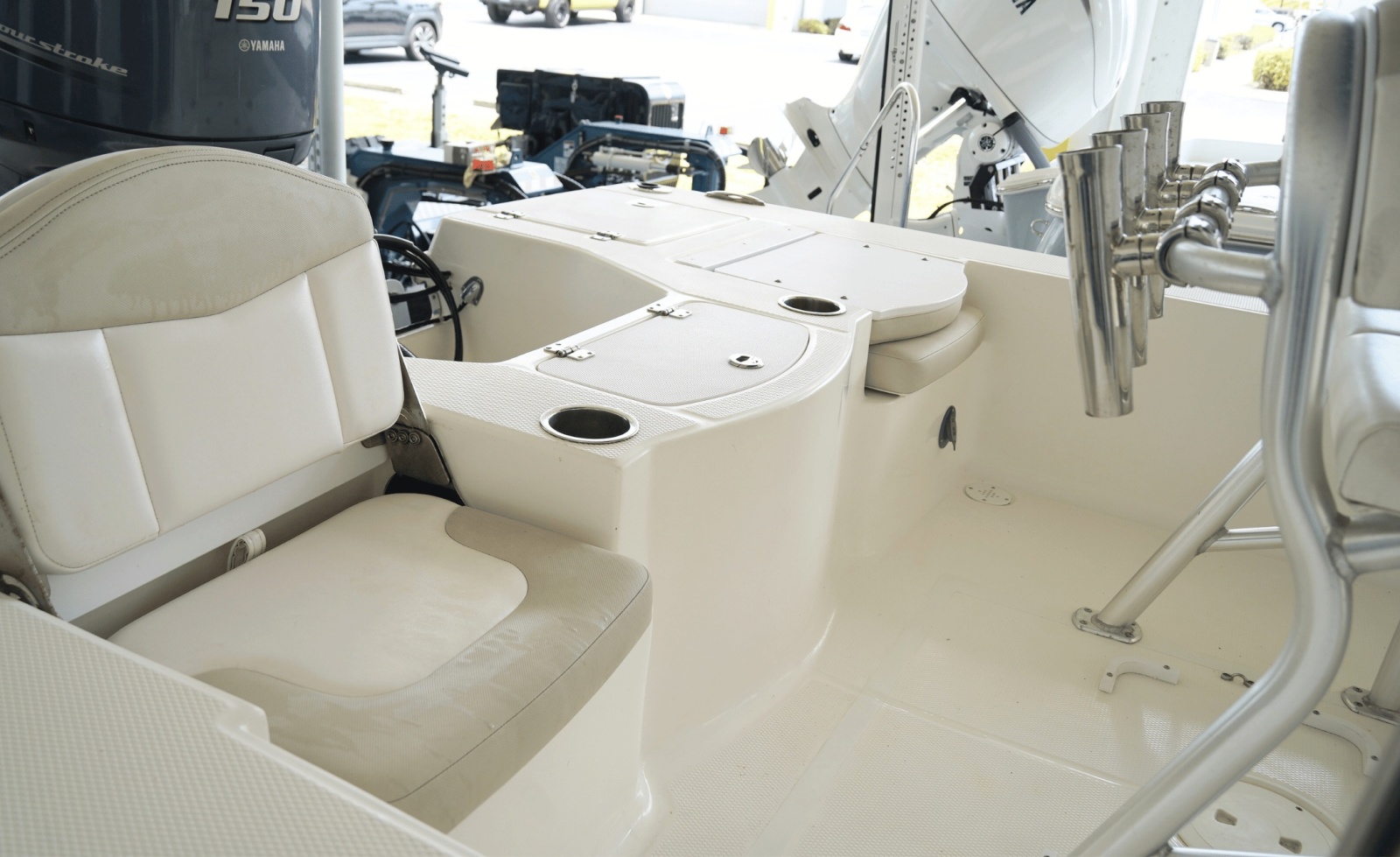 2014 Robalo Cayman 206