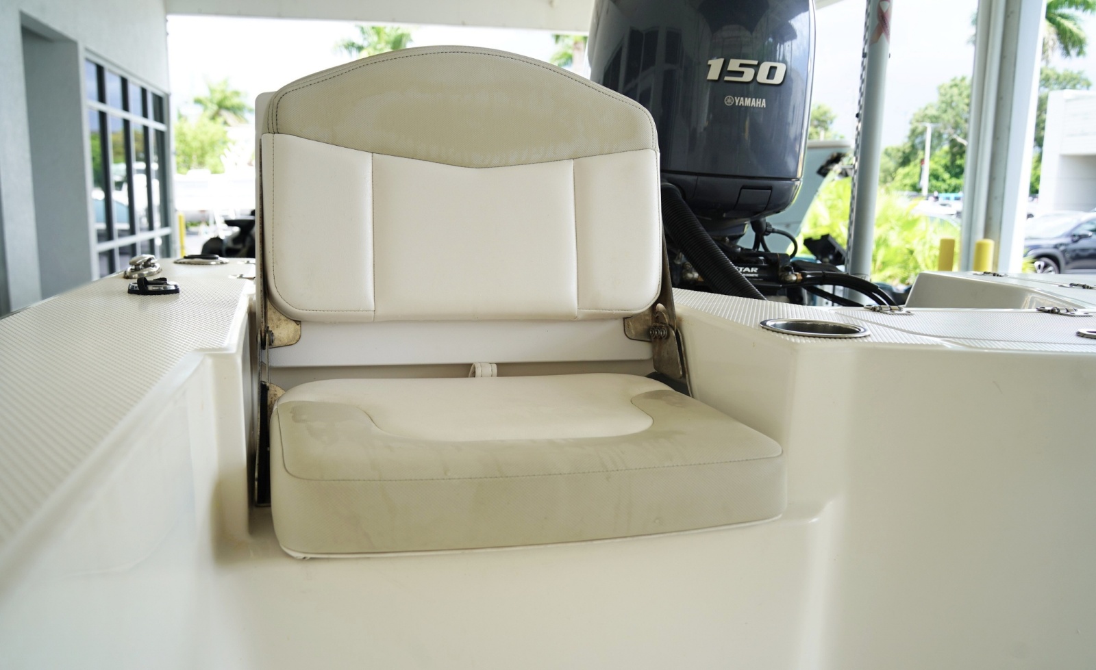2014 Robalo Cayman 206