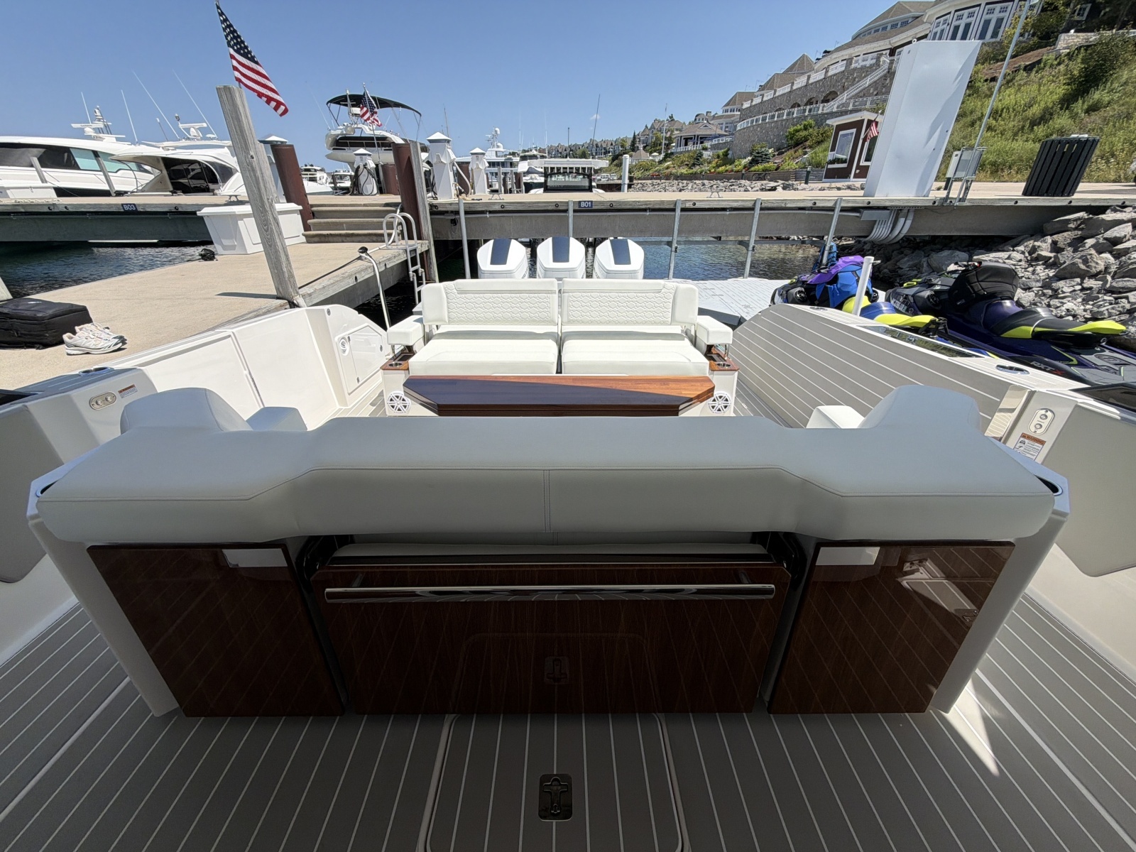 2026 Tiara Yachts 48 LS