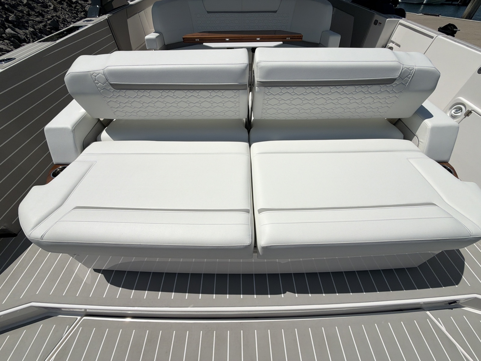 2026 Tiara Yachts 48 LS