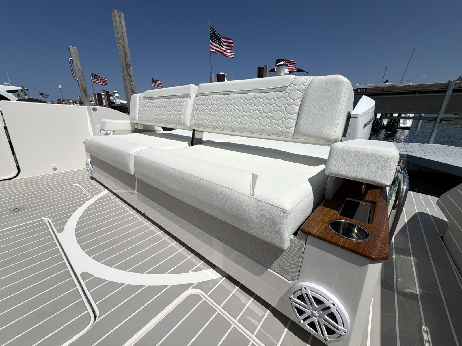 2026 Tiara Yachts 48 LS