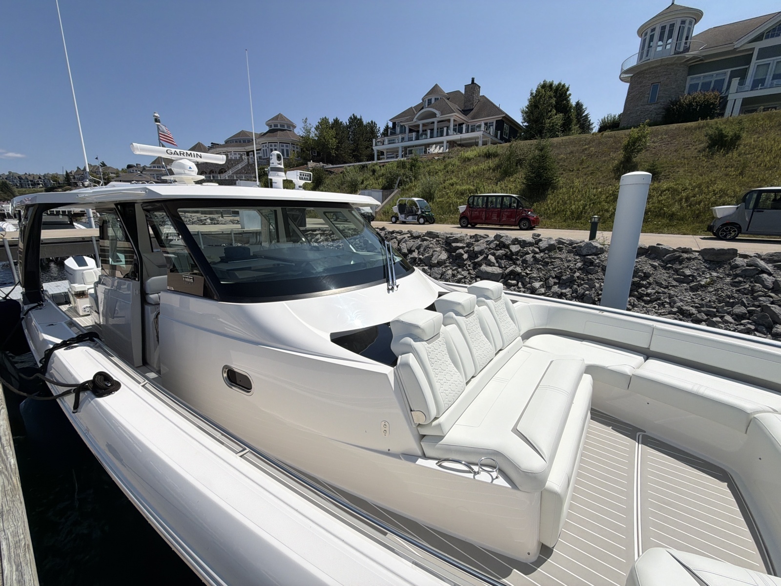 2026 Tiara Yachts 48 LS