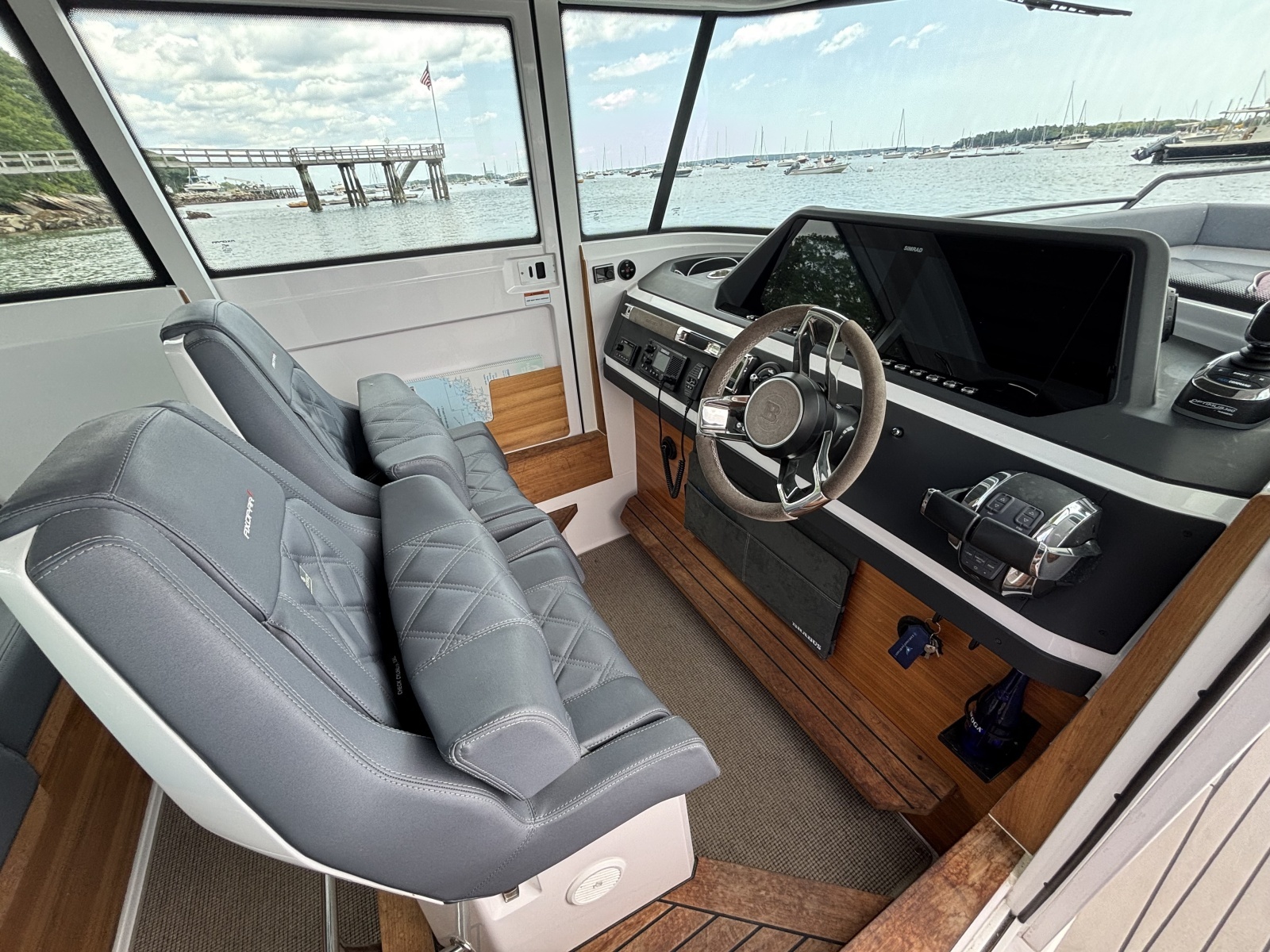2021 Axopar 28 Cabin