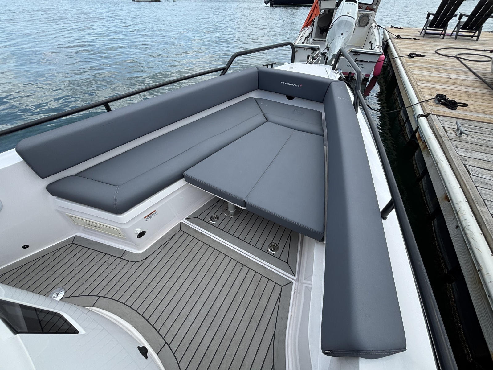 2021 Axopar 28 Cabin