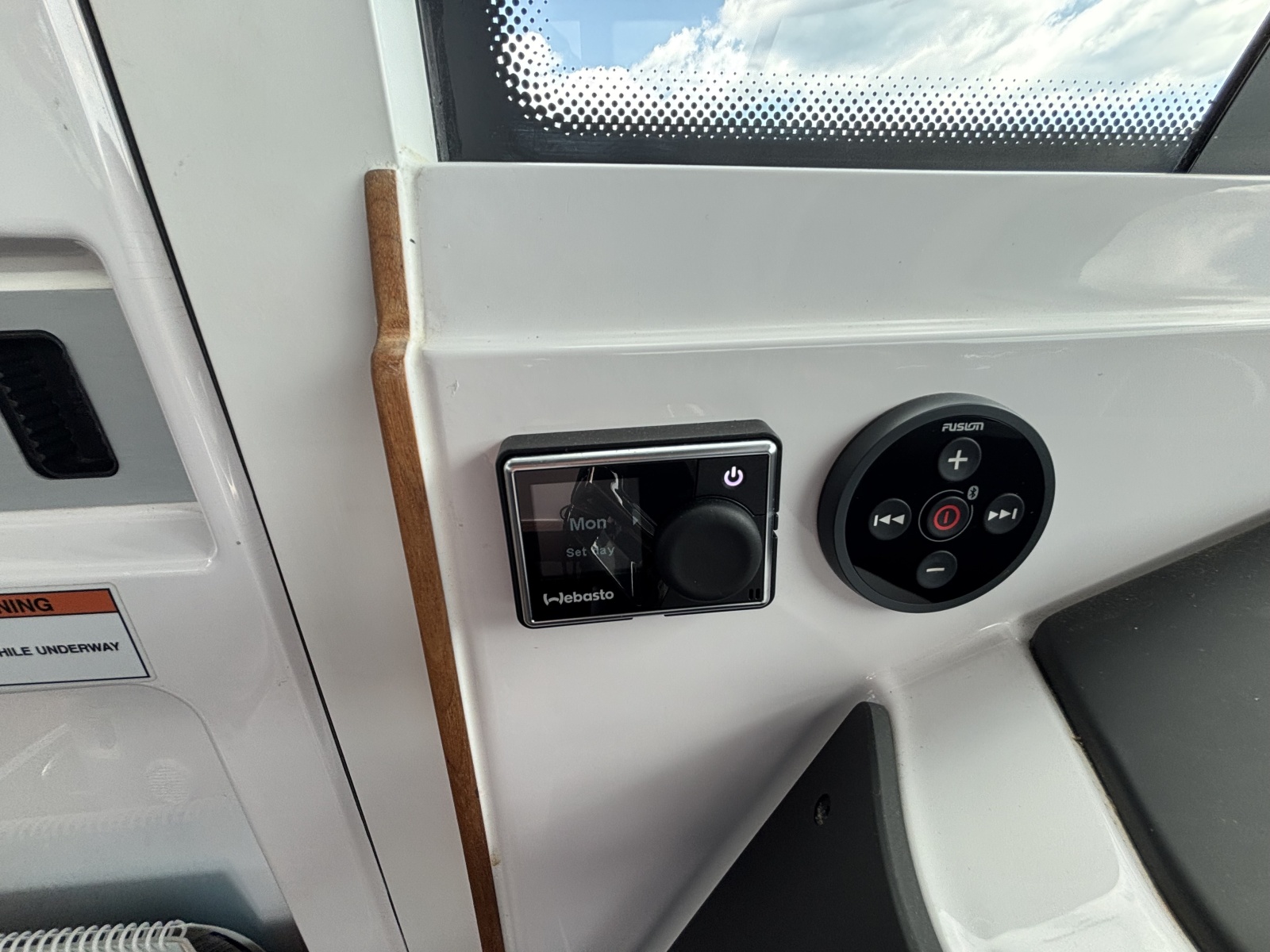 2021 Axopar 28 Cabin