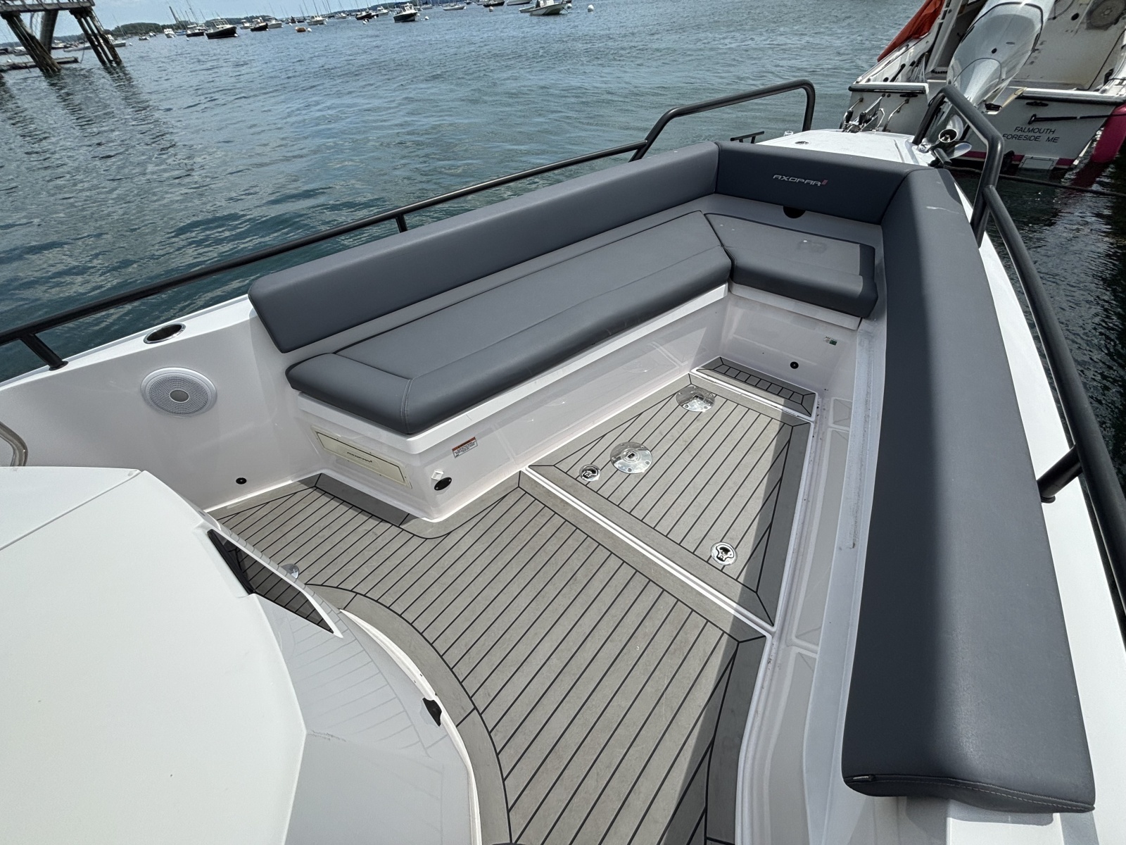 2021 Axopar 28 Cabin