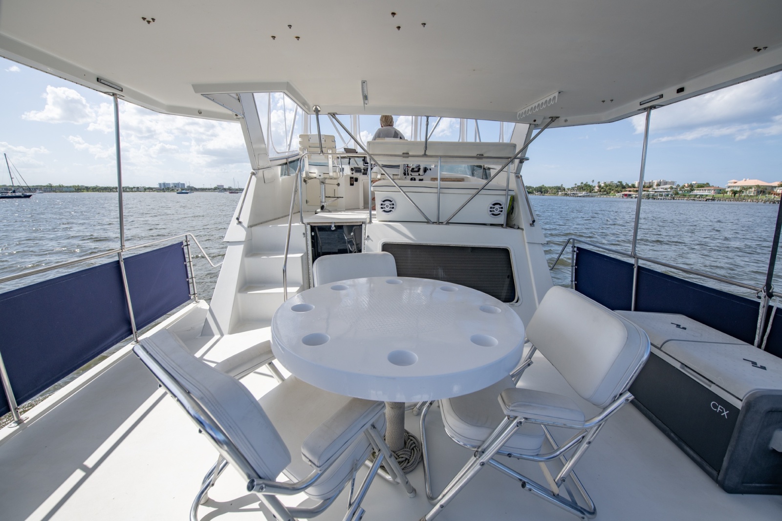 1988 Tollycraft 44 Cockpit M.Y.
