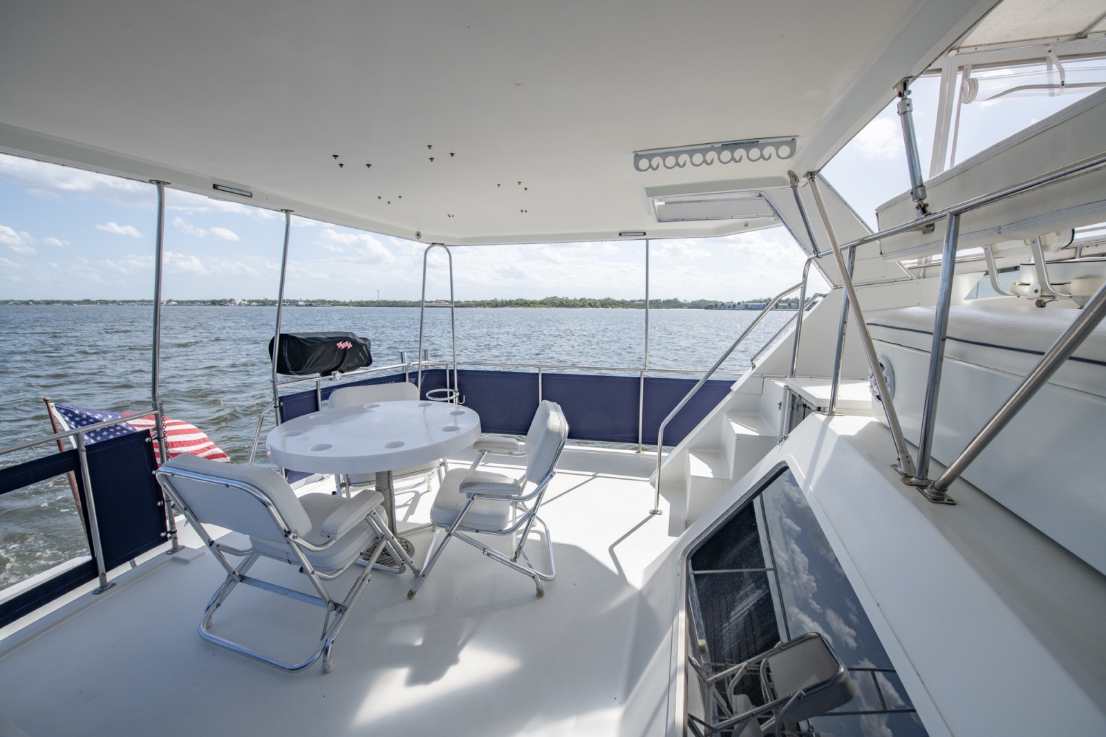 1988 Tollycraft 44 Cockpit M.Y.