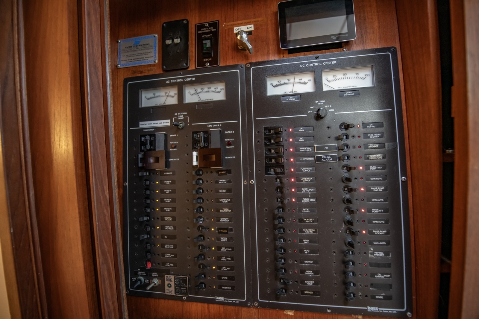 1988 Tollycraft 44 Cockpit M.Y.