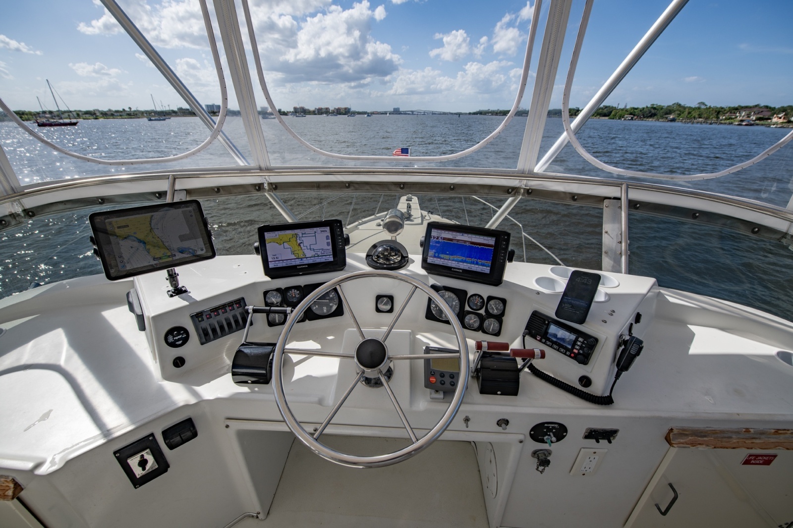 1988 Tollycraft 44 Cockpit M.Y.