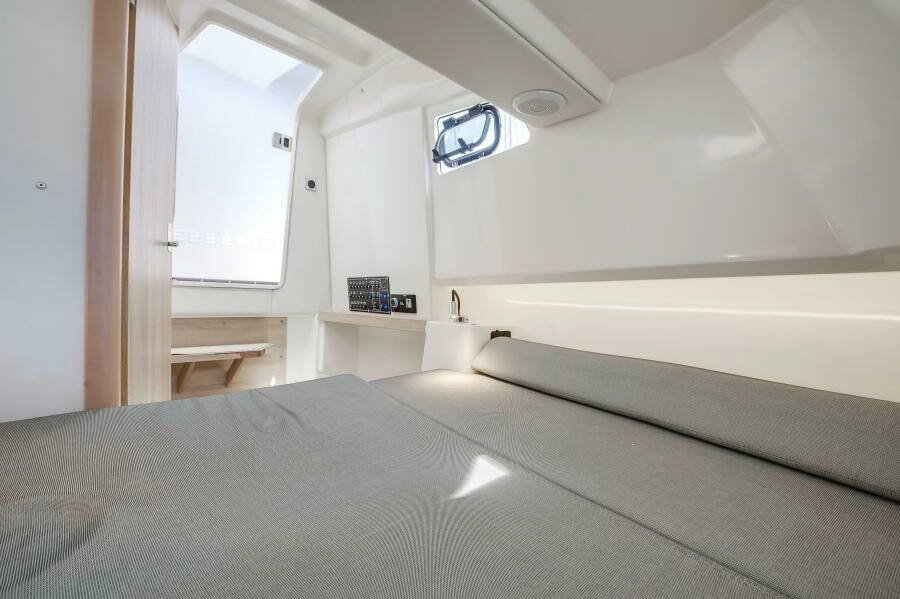 33ft Zodiac Yacht For Sale