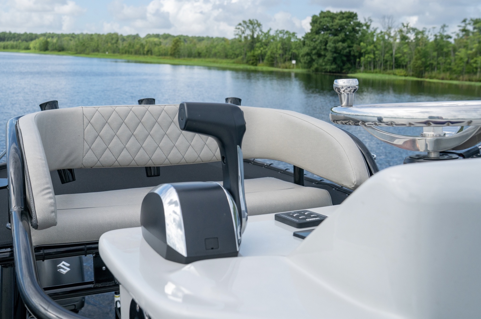 2016 Savannah 220IS