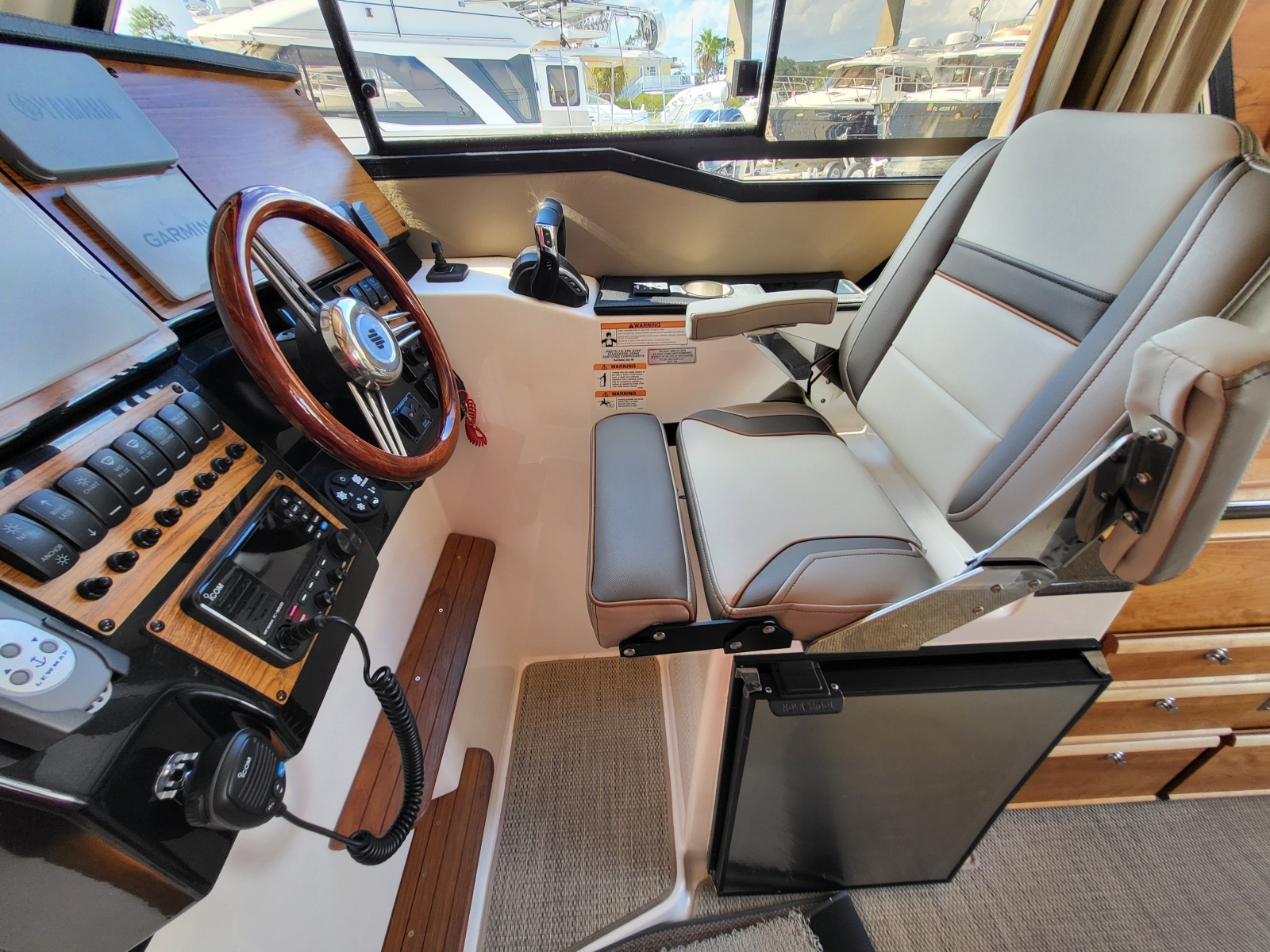 2023 Cutwater C-288 Coupe
