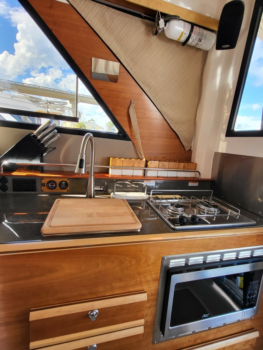 2023 Cutwater C-288 Coupe