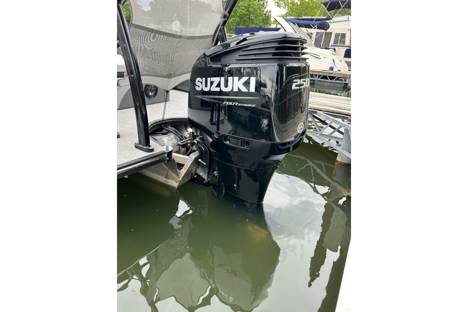 2025 South Bay 525 Tritoon