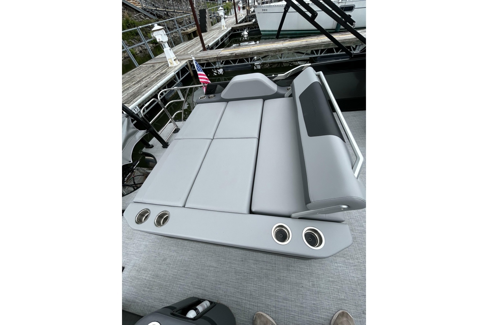 2025 South Bay 525 Tritoon