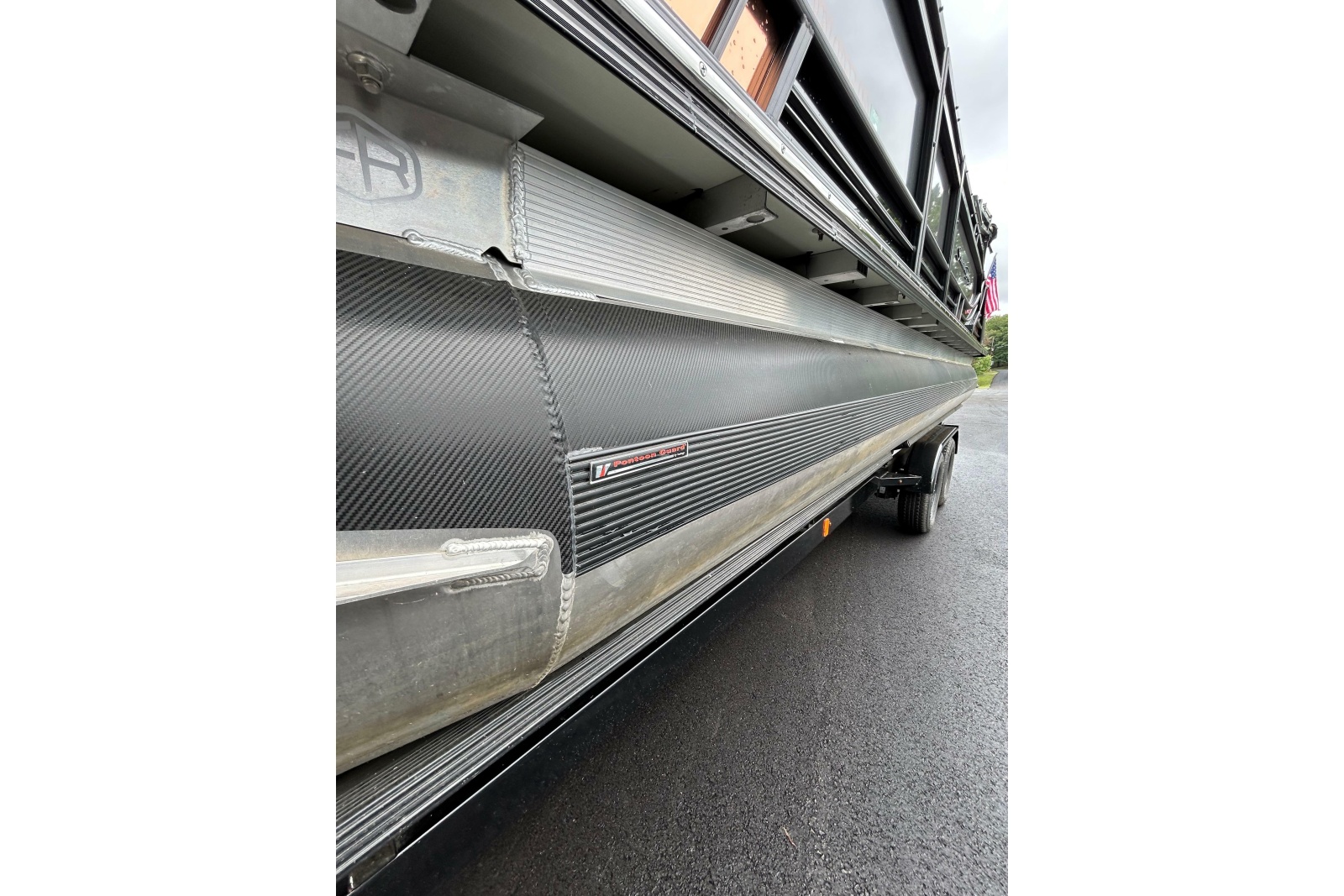 2025 South Bay 525 Tritoon