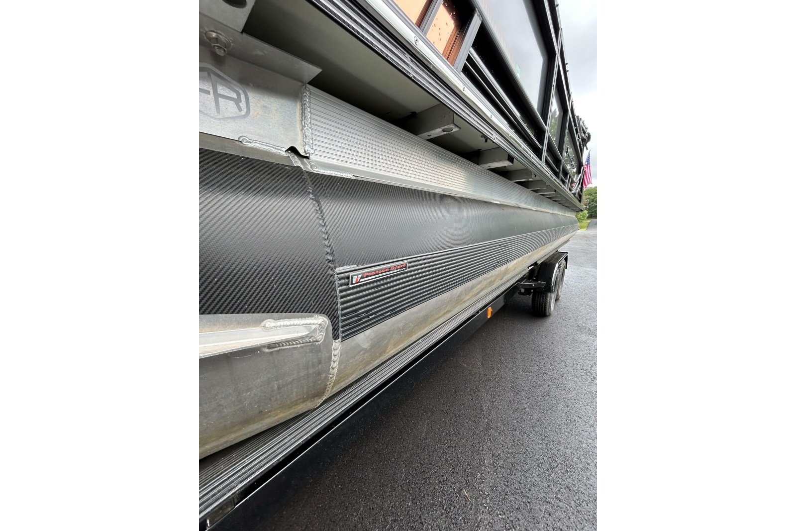 2025 South Bay 525 Tritoon