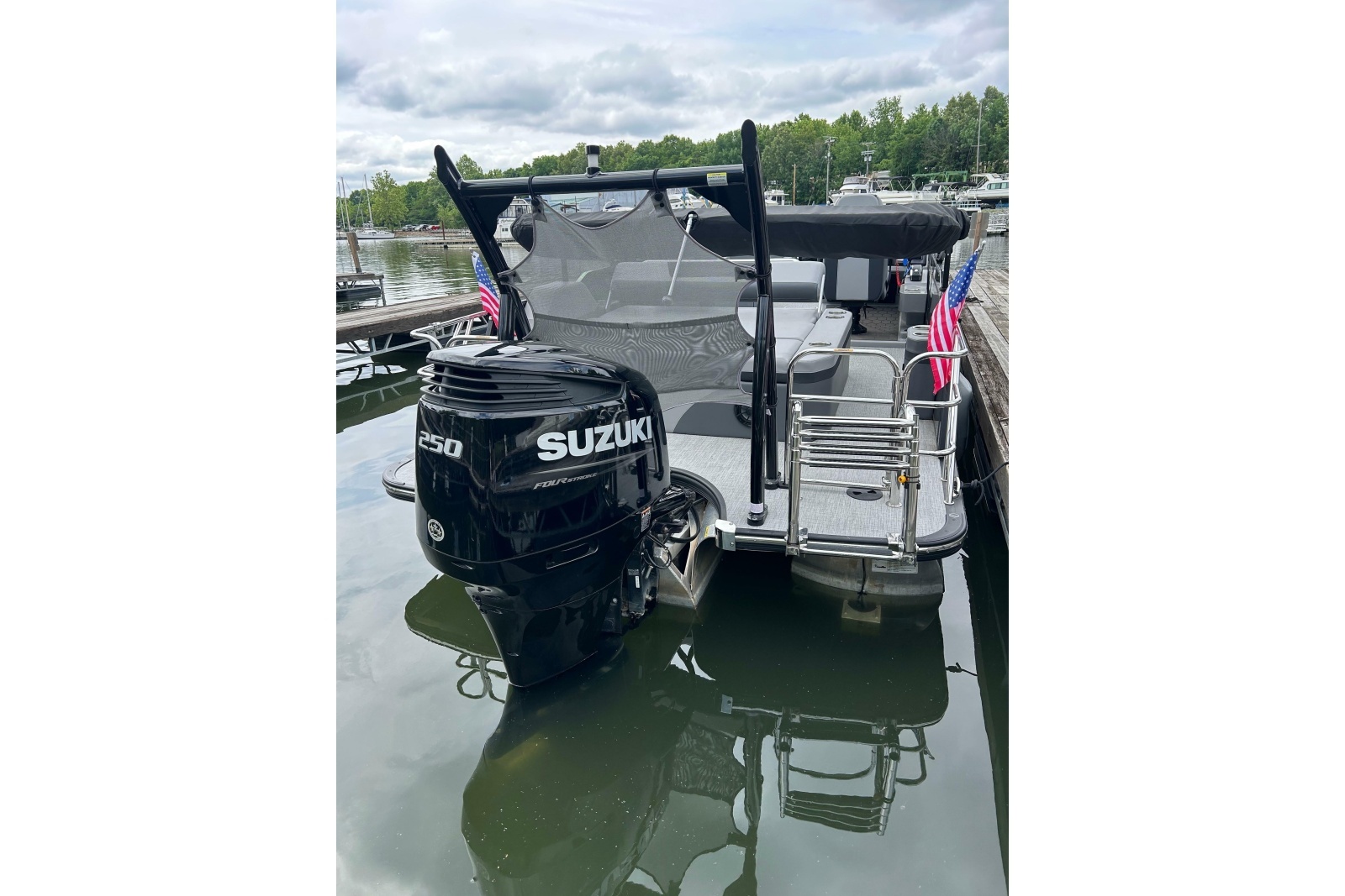 2025 South Bay 525 Tritoon