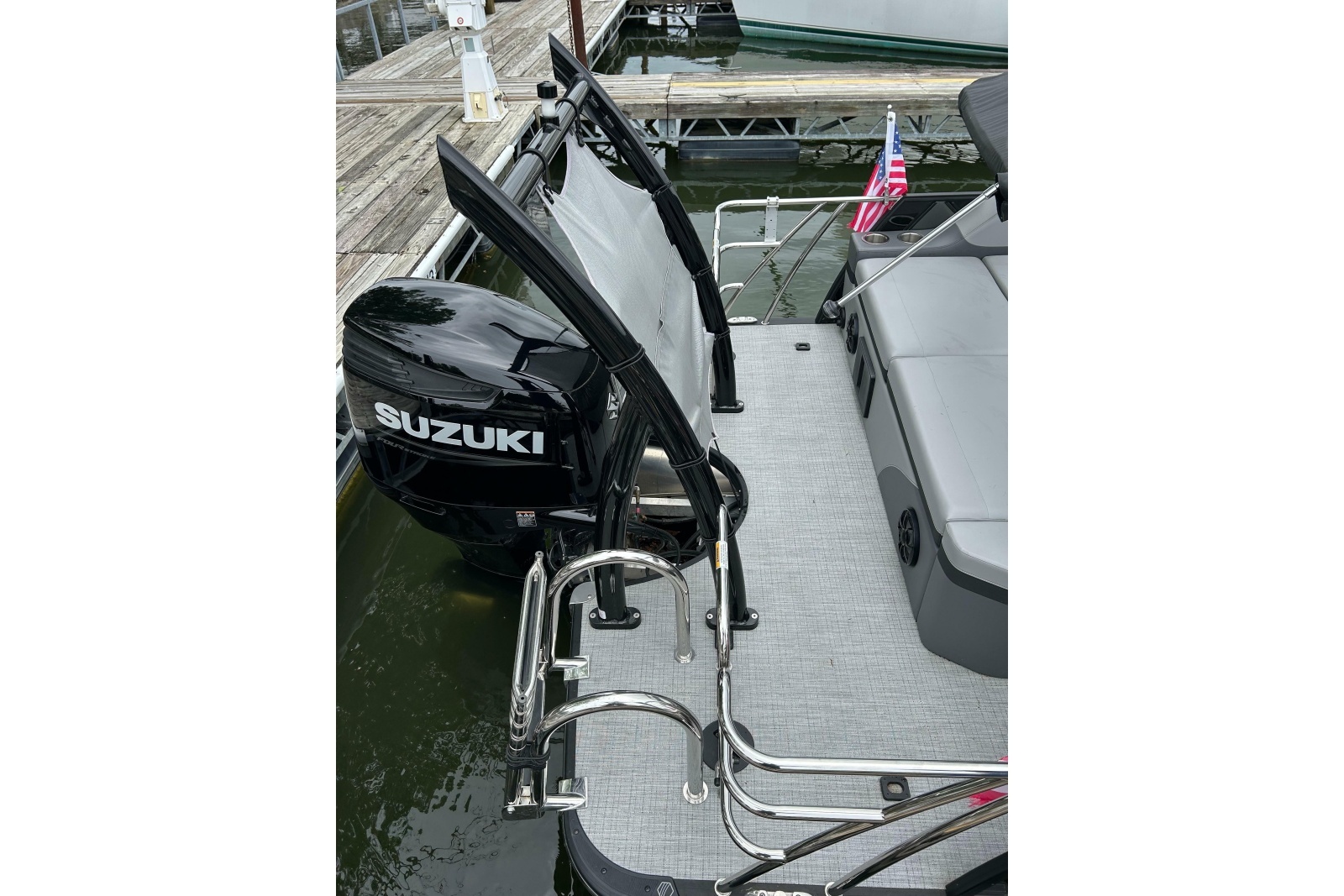 2025 South Bay 525 Tritoon