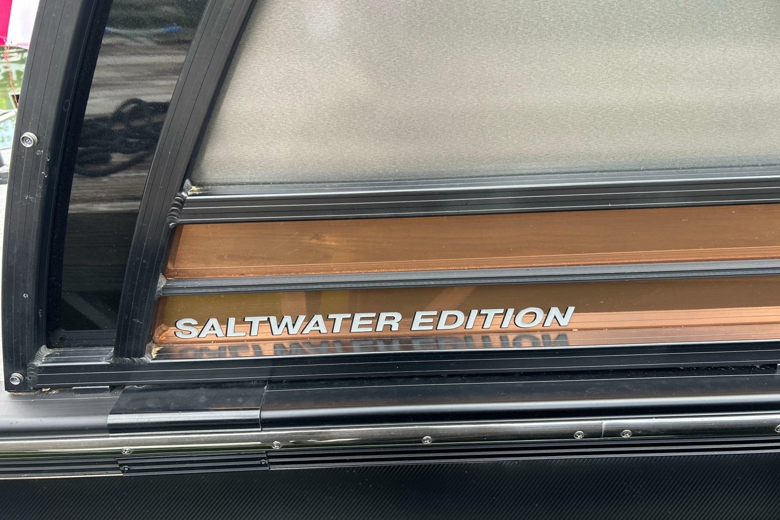 2025 South Bay 525 Tritoon